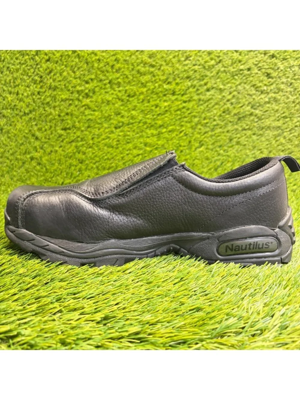 Nautilus Safety Mens Size 12E Black Leather Steel Toe Safety Slip-On Work Shoes